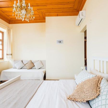 Lavantali Konak Otel Restoran Seferihisar Exterior foto